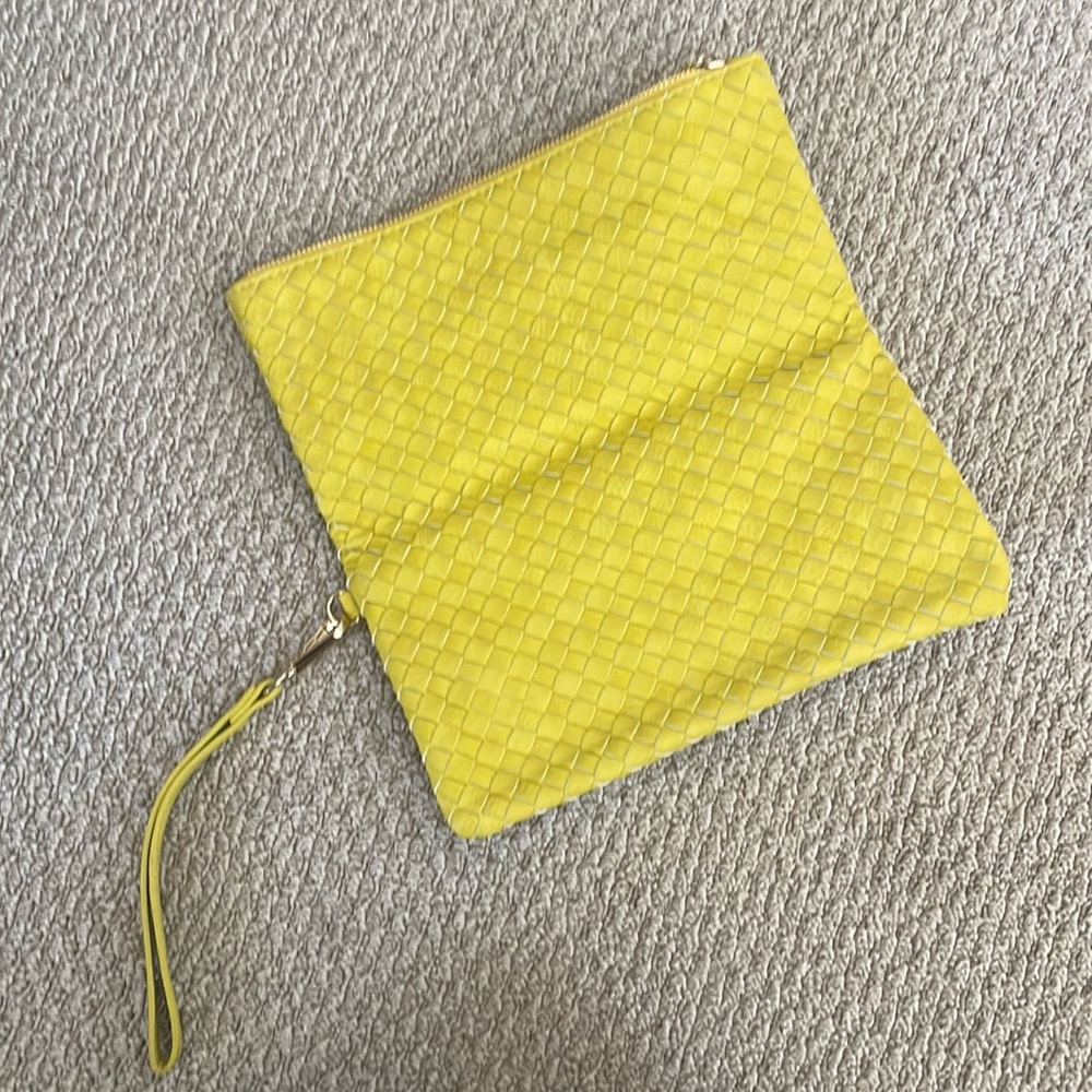 Yellow Clutch - Picture 2 of 3